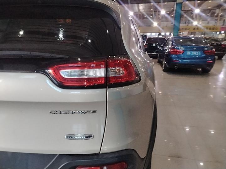 Cherokee 2016 2.4L Leading Smart photo 7