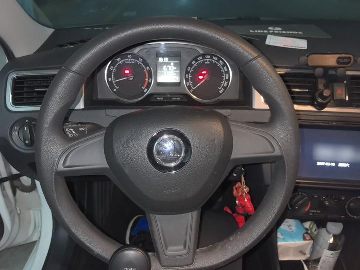 Rapid Spaceback 2016 Facelift 1.6L MT photo 3