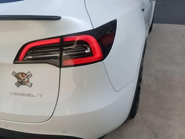 Model Y 2021 Long Range AWD photo 6