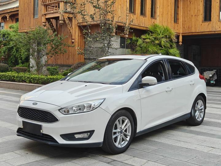 Focus 2018 Hatchback Classic EcoBoost 125 AT Fashion