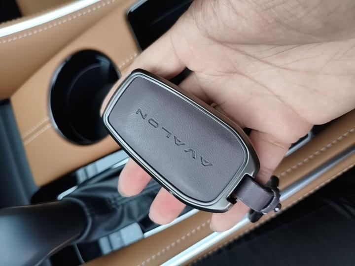 Avalon 2024 Hybrid 2.5L XLE Premium photo 8