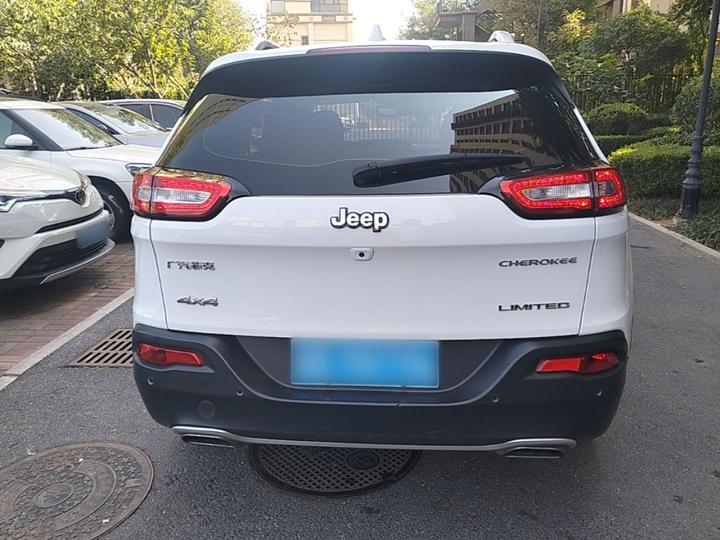 Cherokee 2017 2.4L Leading Smart photo 5
