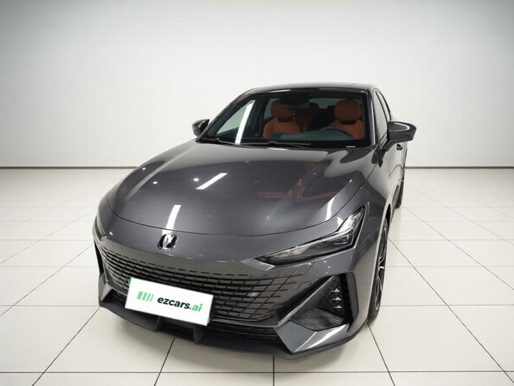 UNI-V 2022 1.5T Premium photo 2