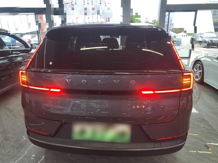 XC70 Hybrid 2026 AWD Extended Range Ultra photo 3