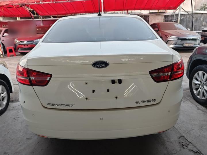 Escort 2017 Facelift 1.5L AT Comfort photo 5