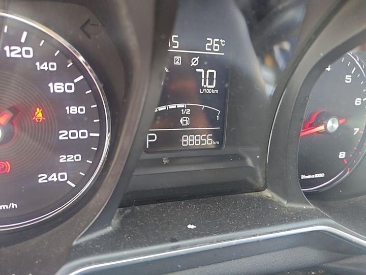 MG6 2017 20T AT Luxury Connected China V photo 2