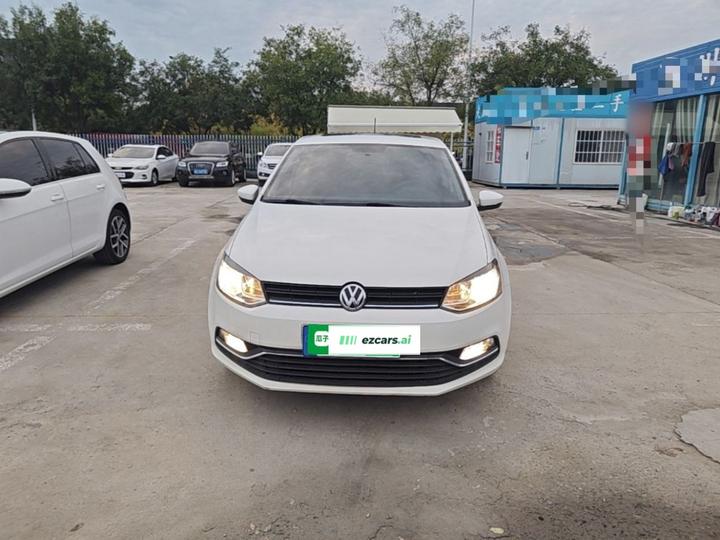 Polo 2016 1.6L AT Comfort photo 2