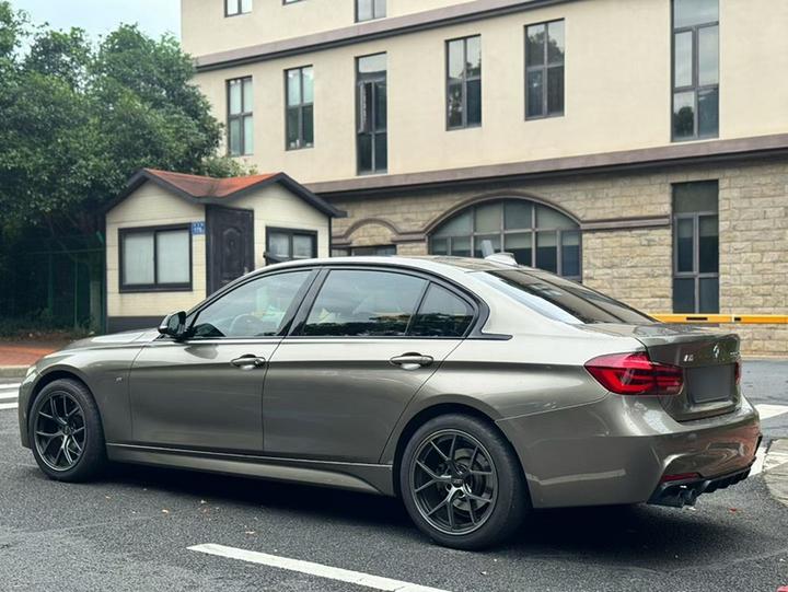 3 Series 2018 330Li M Sport photo 3