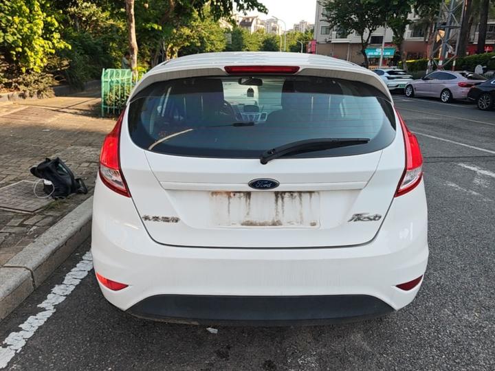 2013 Hatchback 1.5L AT photo 5