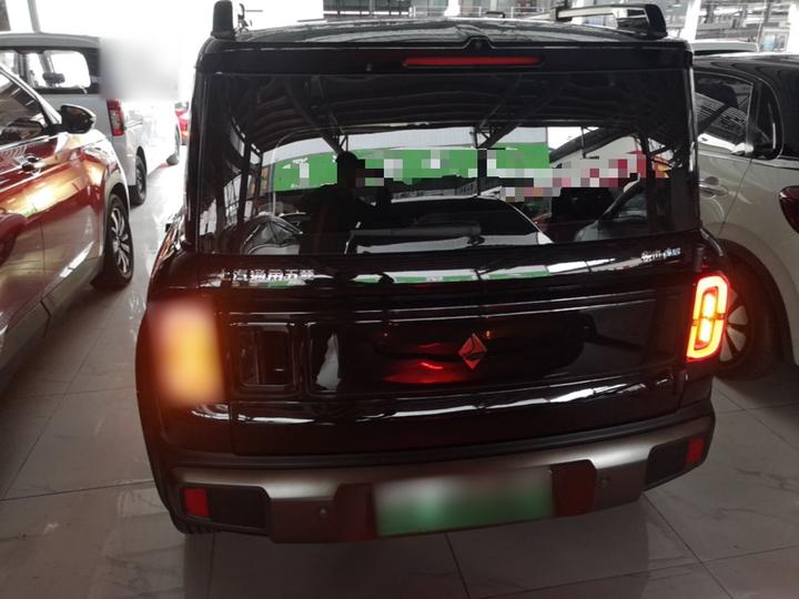 Plus 2025 Smart Premium 5-Seater photo 5