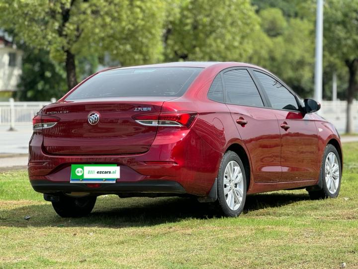 Excelle 2021 Facelift Classic 1.5L AT Elite photo 3
