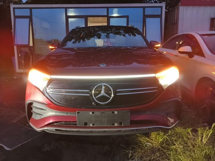 EQA 2022 EQA 300 4MATIC Special photo 2