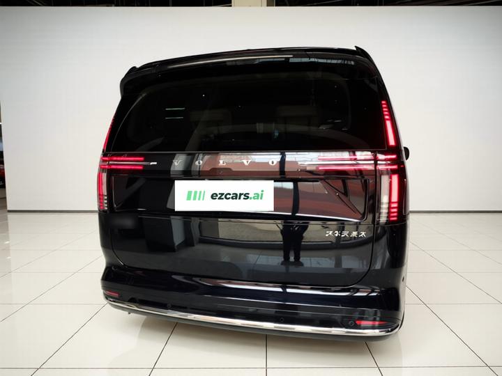 EM90 2025 Ultra 6-Seater photo 3