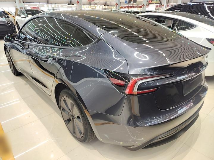 Model 3 2023 RWD photo 4