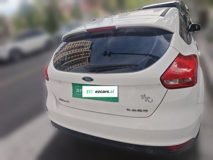 Focus 2015 Hatchback 1.6L AT Comfort photo 3