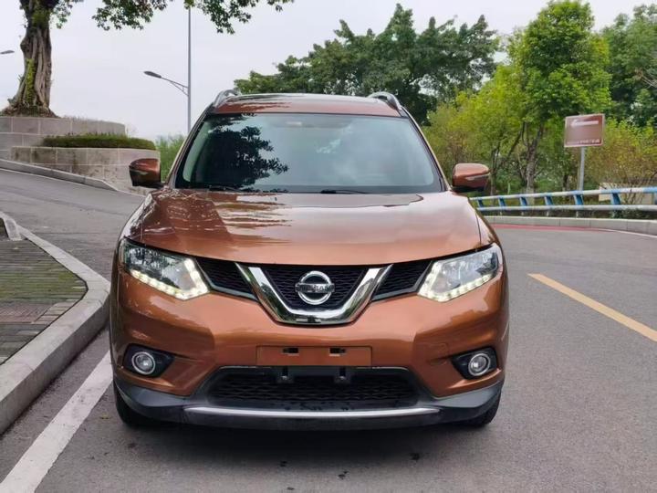 X-Trail 2014 2.5L CVT Luxury 4WD photo 2