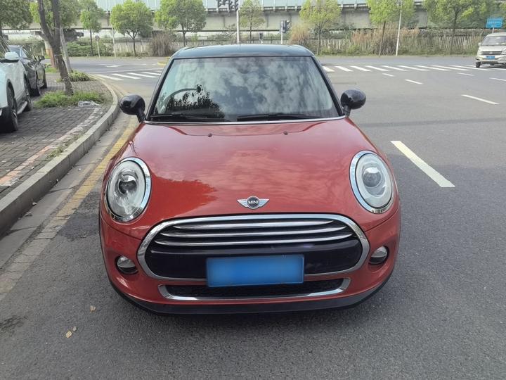 2016 1.5T COOPER 5-Door photo 2