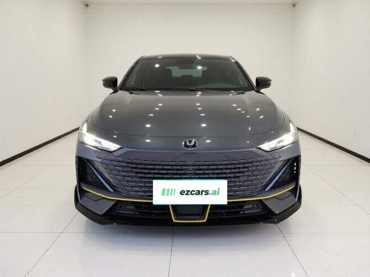 UNI-V 2022 1.5T Sport photo 2