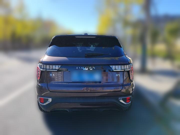 01 2017 2.0T RWD Pro photo 5