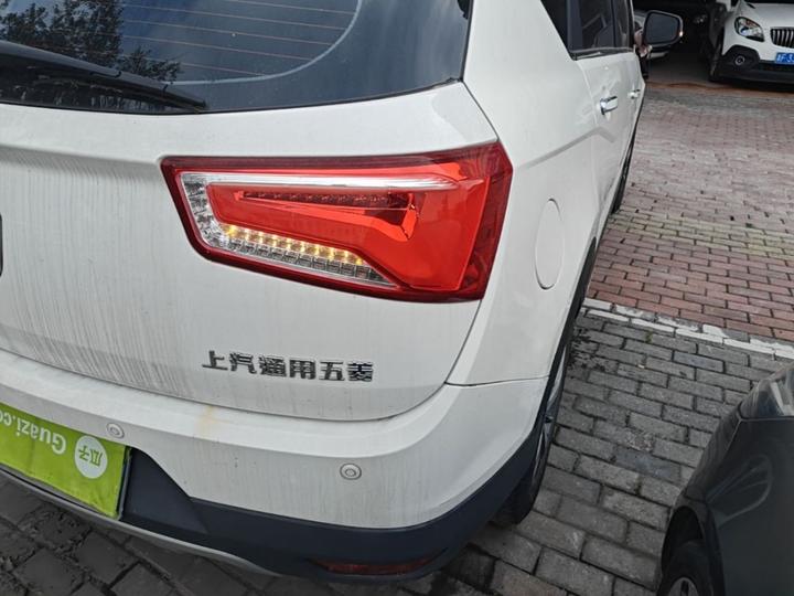 560 2015 1.8L MT Luxury photo 7