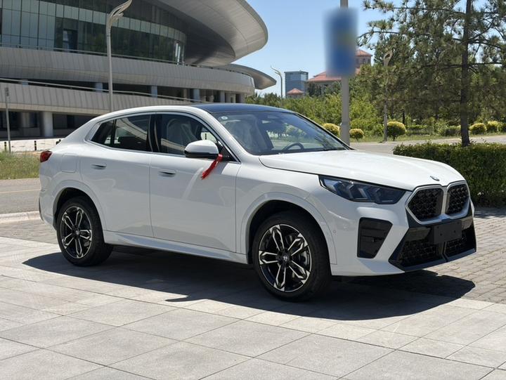X2 Imported 2025 sDrive25i M Sport Package photo 2