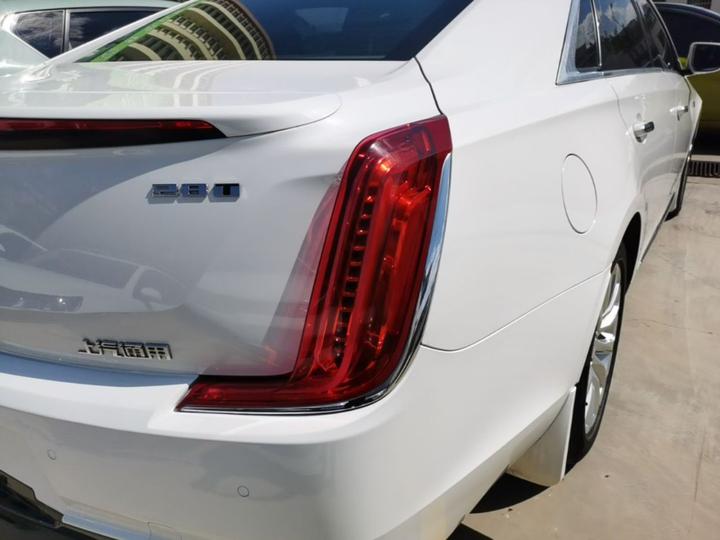 XTS 2018 28T Tech photo 7