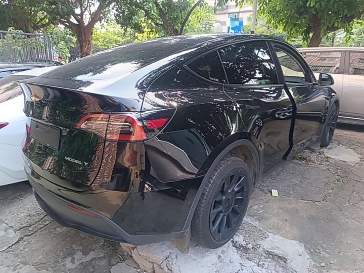 Model Y 2021 Standard Range RWD photo 6