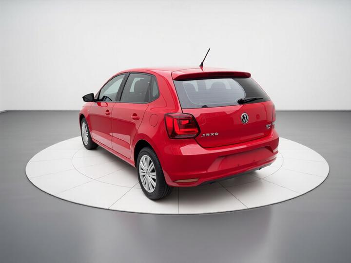 Polo 2016 1.6L AT Comfort photo 4