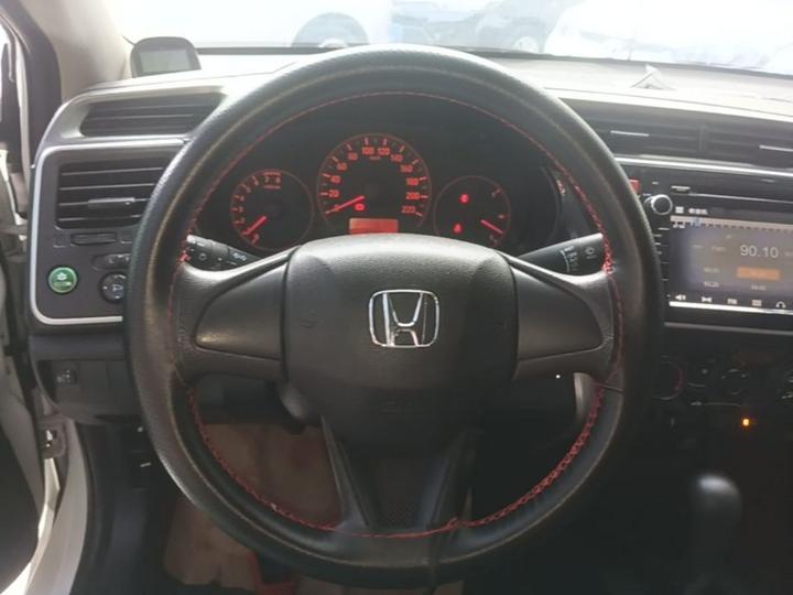 2015 1.5L CVT Comfort photo 6