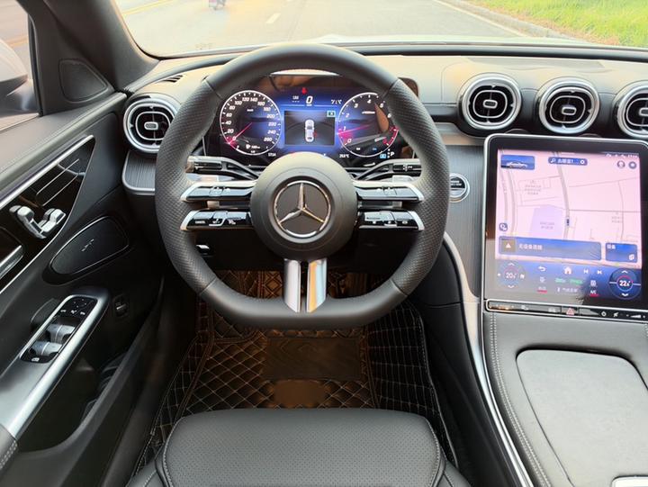 C-Class 2023 Facelift C 260 L Sport photo 8