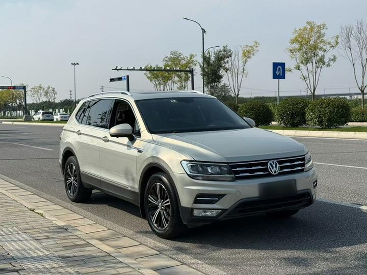 Tiguan L 2019 330TSI AT RWD Comfort China VI photo 3