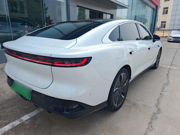 Voyah Passion 2023 AWD Long Range photo 4