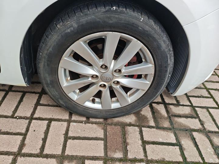 K3 2015 1.6L MT GLS photo 8