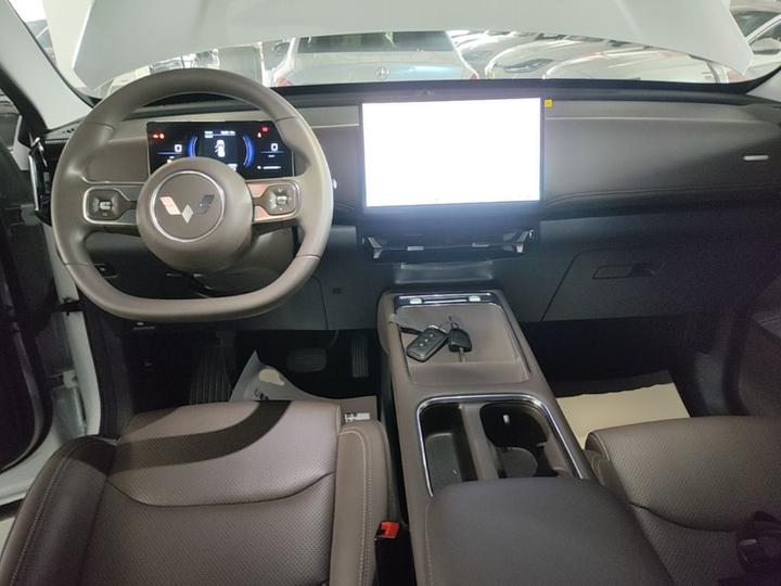 560 EV 2026 125km Luxury photo 5