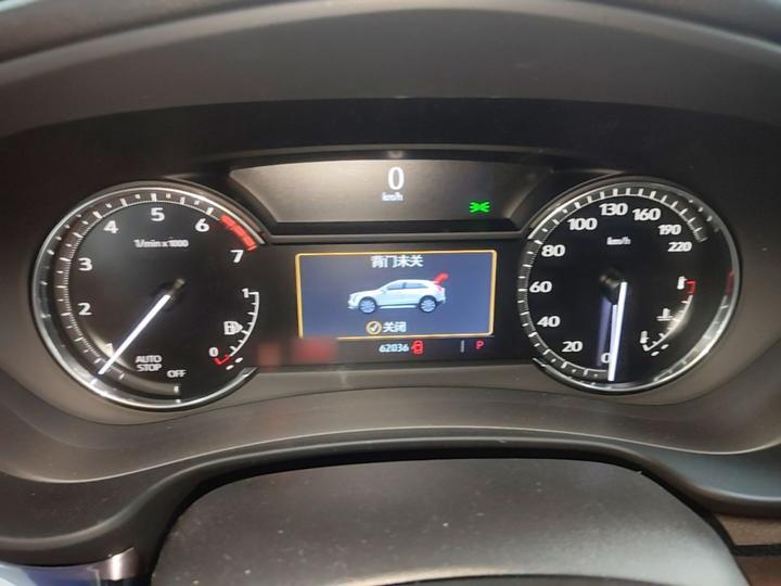 XT4 2020 Facelift 28T RWD Tech photo 4