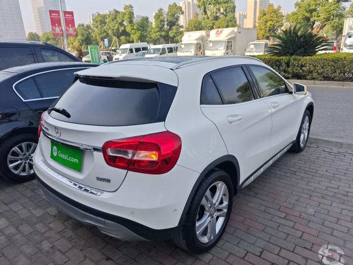 GLA 2016 GLA 200 Dynamic photo 4