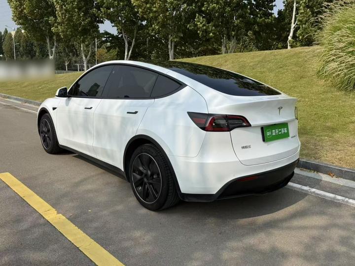 Model Y 2022 Facelift RWD photo 4
