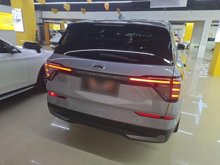2025 Edge L 2.0T EcoBoost RWD 7-Seater Luxury photo 3