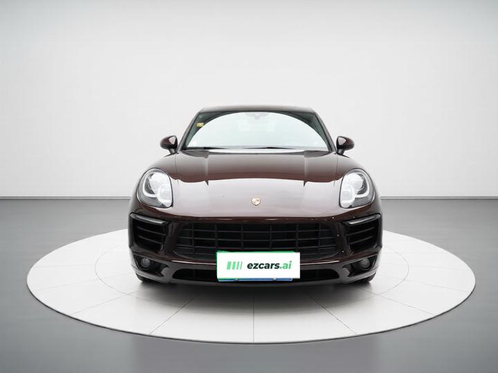 2017 Macan 2.0T photo 2