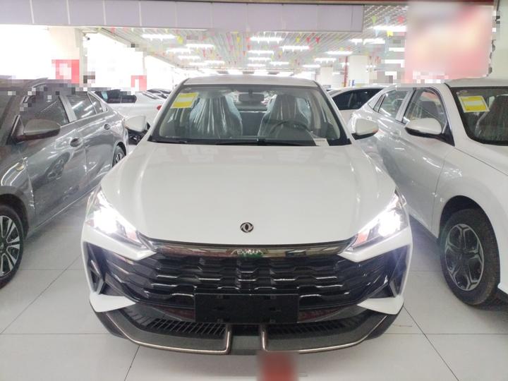 Yixuan 2026 1.5L AT Luxury photo 2