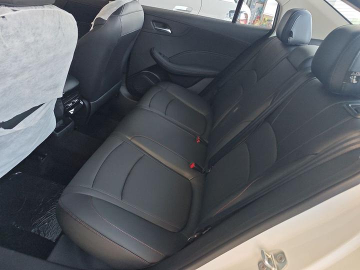 i5 2026 1.5L CVT Luxury photo 8