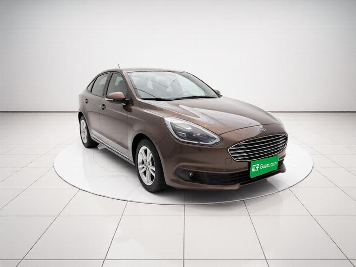 Escort 2019 Facelift 1.5L AT China VI photo 3