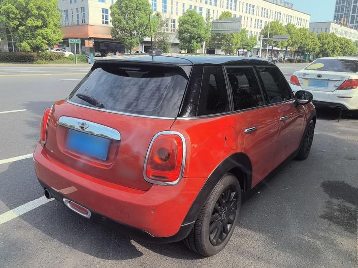 2016 1.5T COOPER 5-Door photo 4