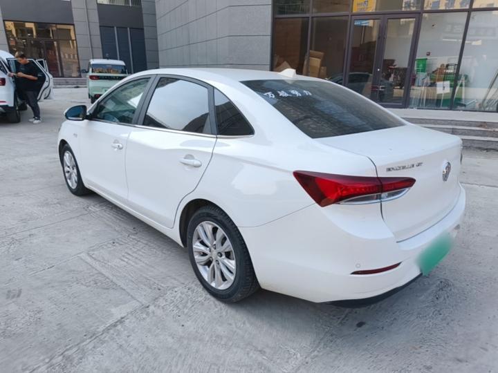 Excelle 2021 Facelift Classic 1.5L AT Elite photo 4