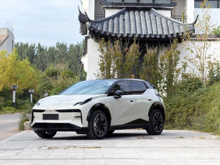X 2023 AWD YOU 5-Seater