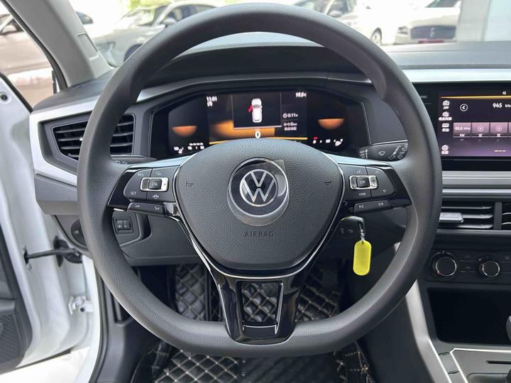 Polo 2023 Facelift Plus 1.5L AT photo 5