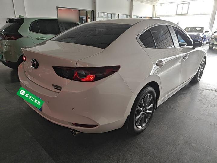 3 Axela 2023 2.0L AT photo 6