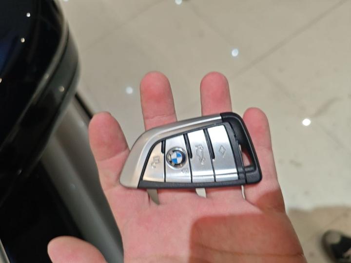 5 Series 2022 Facelift 525Li M Sport Package photo 8