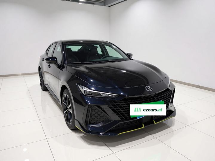 UNI-V 2022 2.0T photo 3