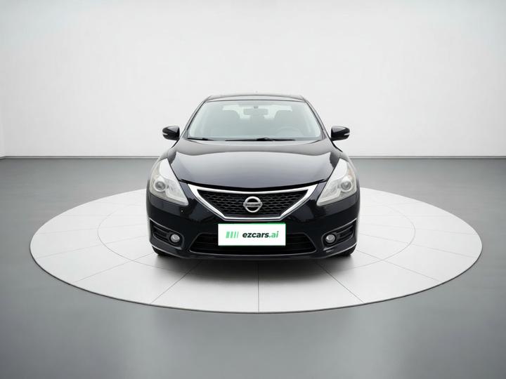 Tiida 2011 1.6L CVT Comfort photo 2